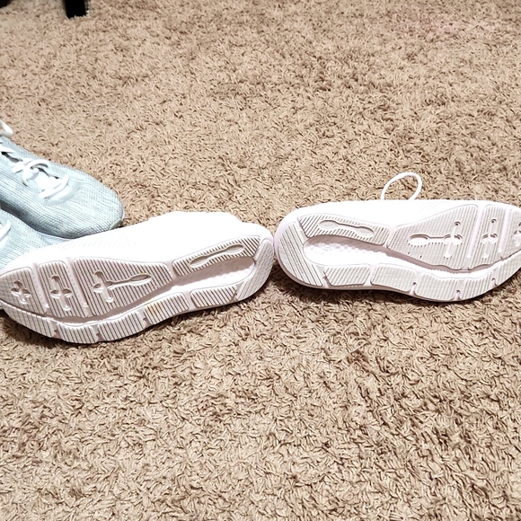 Women's Under Armour Shoes (Size-8 and 1/2) - Picture 3 of 13